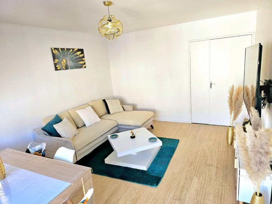 Tres Bel Appartement, 10 Min Gare, 20 Min De Paris Apartment